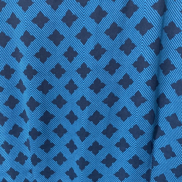 CAbi #3274 XS Pacific Blue Foulard Diamond Layered Cap Sleeve Print Blouse - Picture 2 of 6